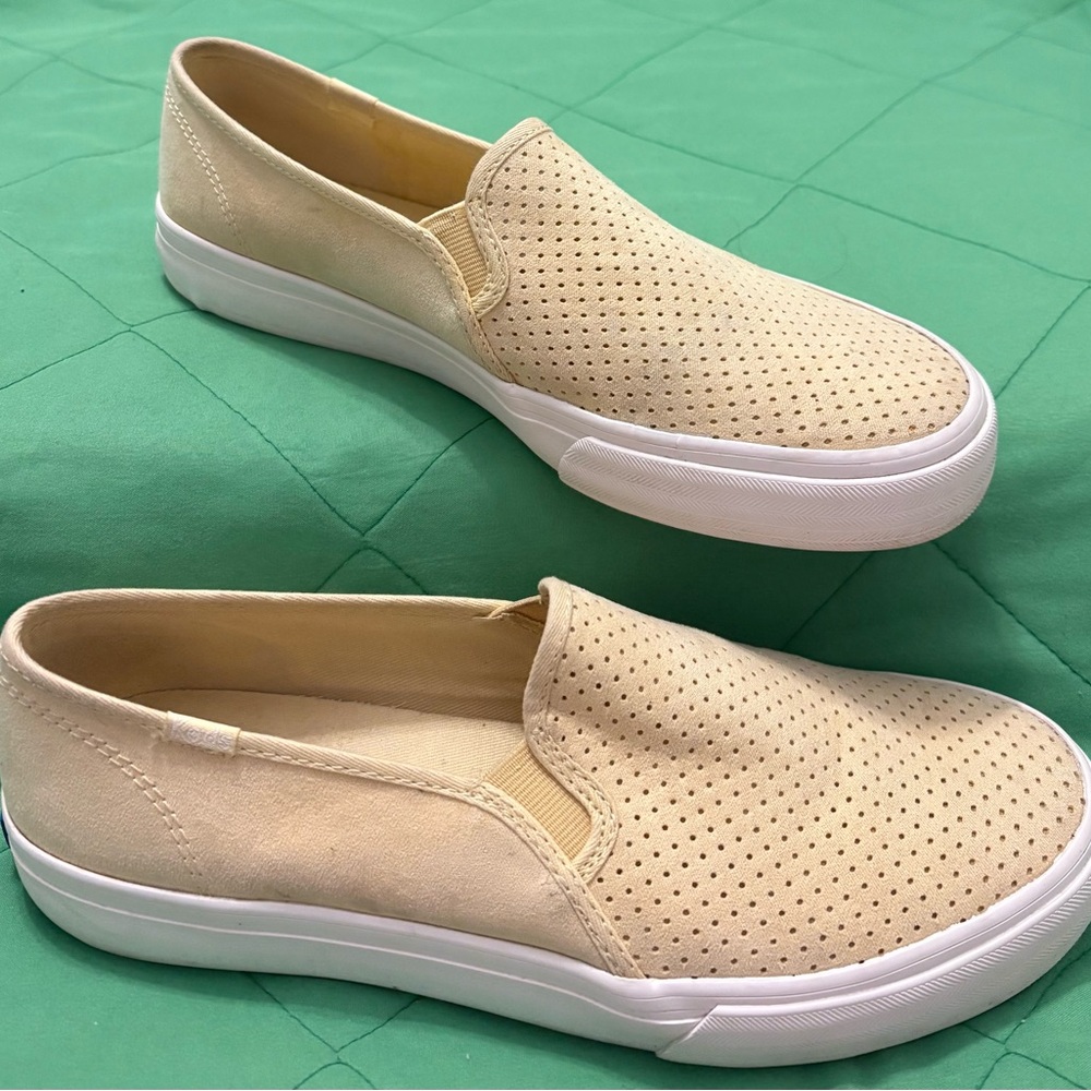 Women’s Double Decker Yellow Faux Suede Dream On Keds Slip-On Shoes Size 8